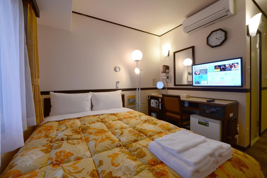 Toyoko Inn Kobe Sannomiya-Eki Higashi Extérieur photo