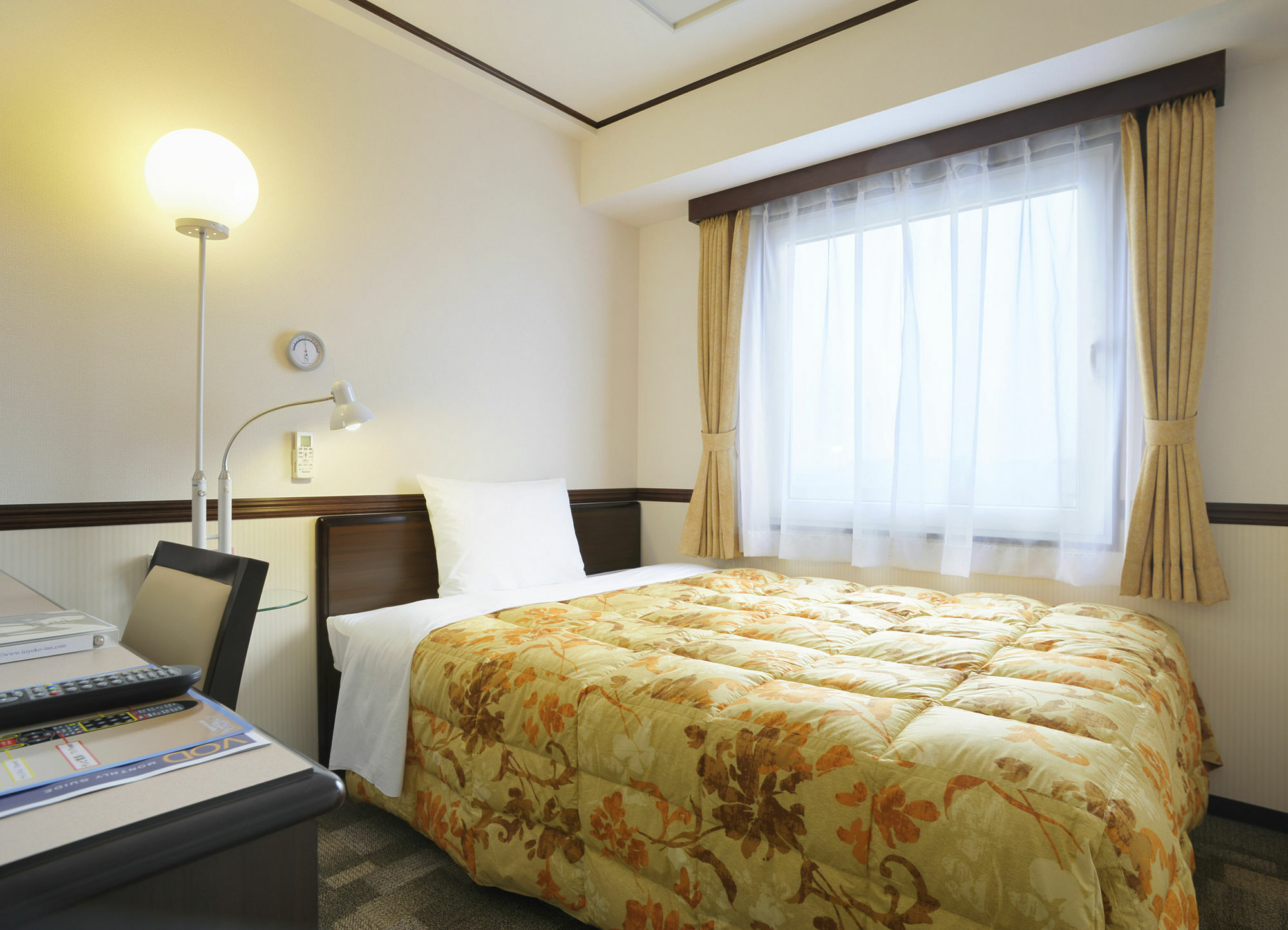 Toyoko Inn Kobe Sannomiya-Eki Higashi Extérieur photo